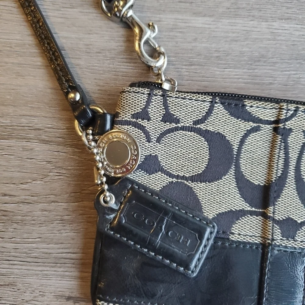 Coach Wristlet - Picture 3 of 6